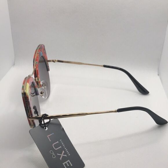 Luxe Retro Cat Eye Floral Pattern Sunglasses - Picture 3 of 3